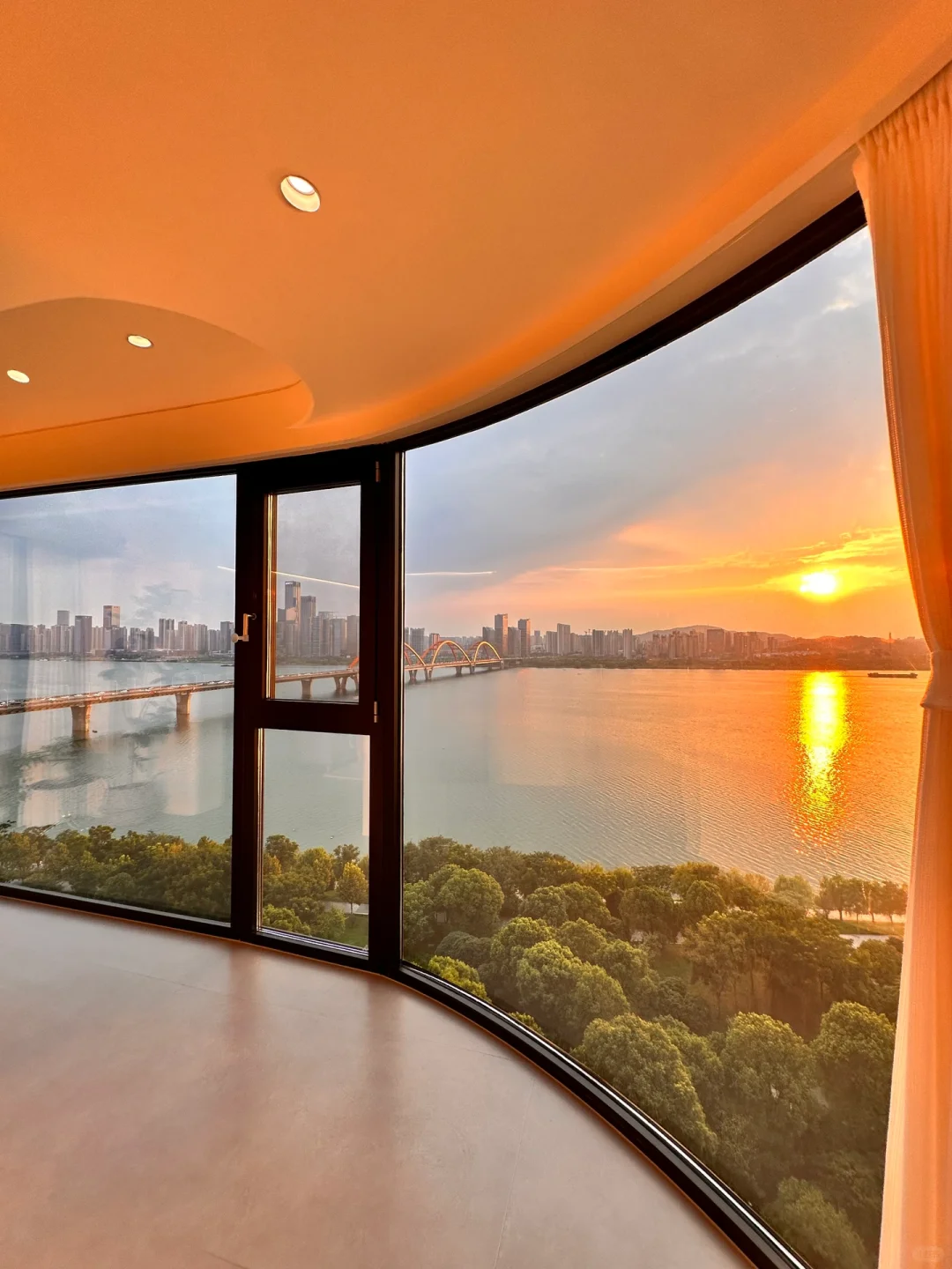 200W江景房！33W硬装！