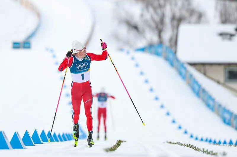 单届冬奥会6金挪威🇳🇴选手克莱博包揽本届冬奥会男子越野滑雪项目全部6枚金牌。