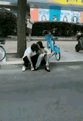 谁没年轻过
青春期的爱情
你有遗憾吗？

你问我答