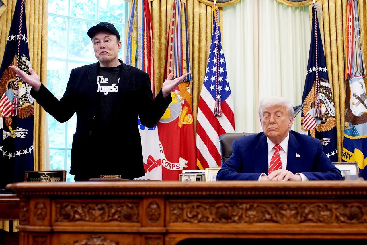 美国中期选举“砸钱榜单”公布
特朗普阵营疯狂吸金，索罗斯成民主党独苗！
在还没有