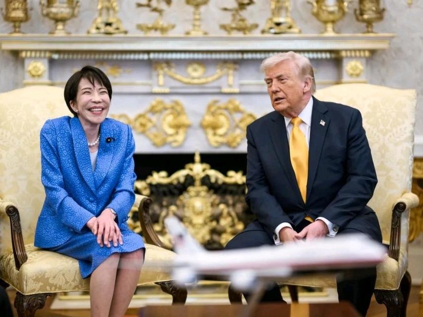 高市早苗这次访美之行，那真是丢人丢到家了。会谈一开始，她试图用英文发言却磕磕巴巴