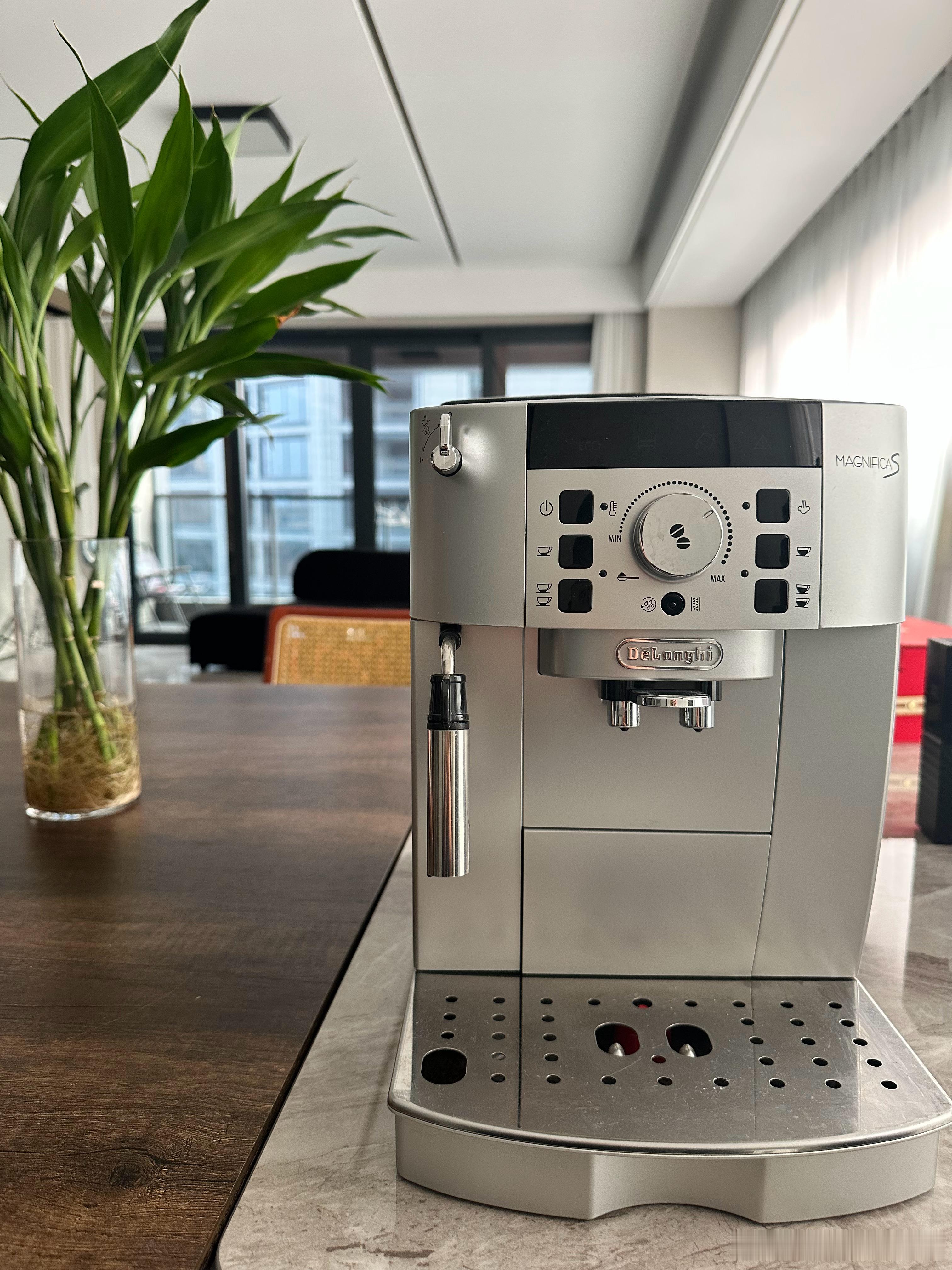 暖心升级！给公司小伙伴们安排了全自动咖啡机，实现咖啡自由，再也不用每天9.9元冲