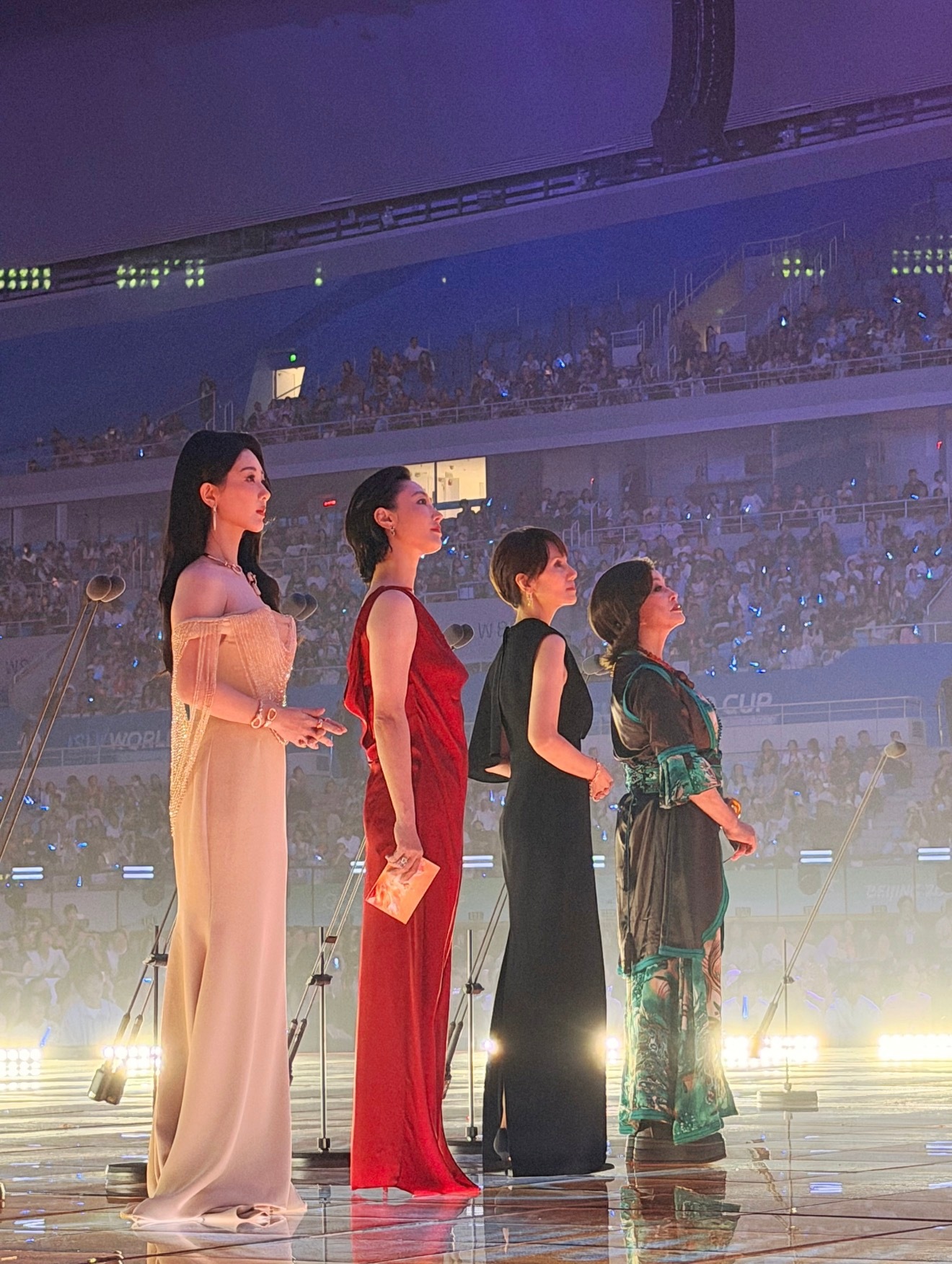百花奖封神图终于让我刷到原图。欢迎来到百花齐放强女时代。杨紫