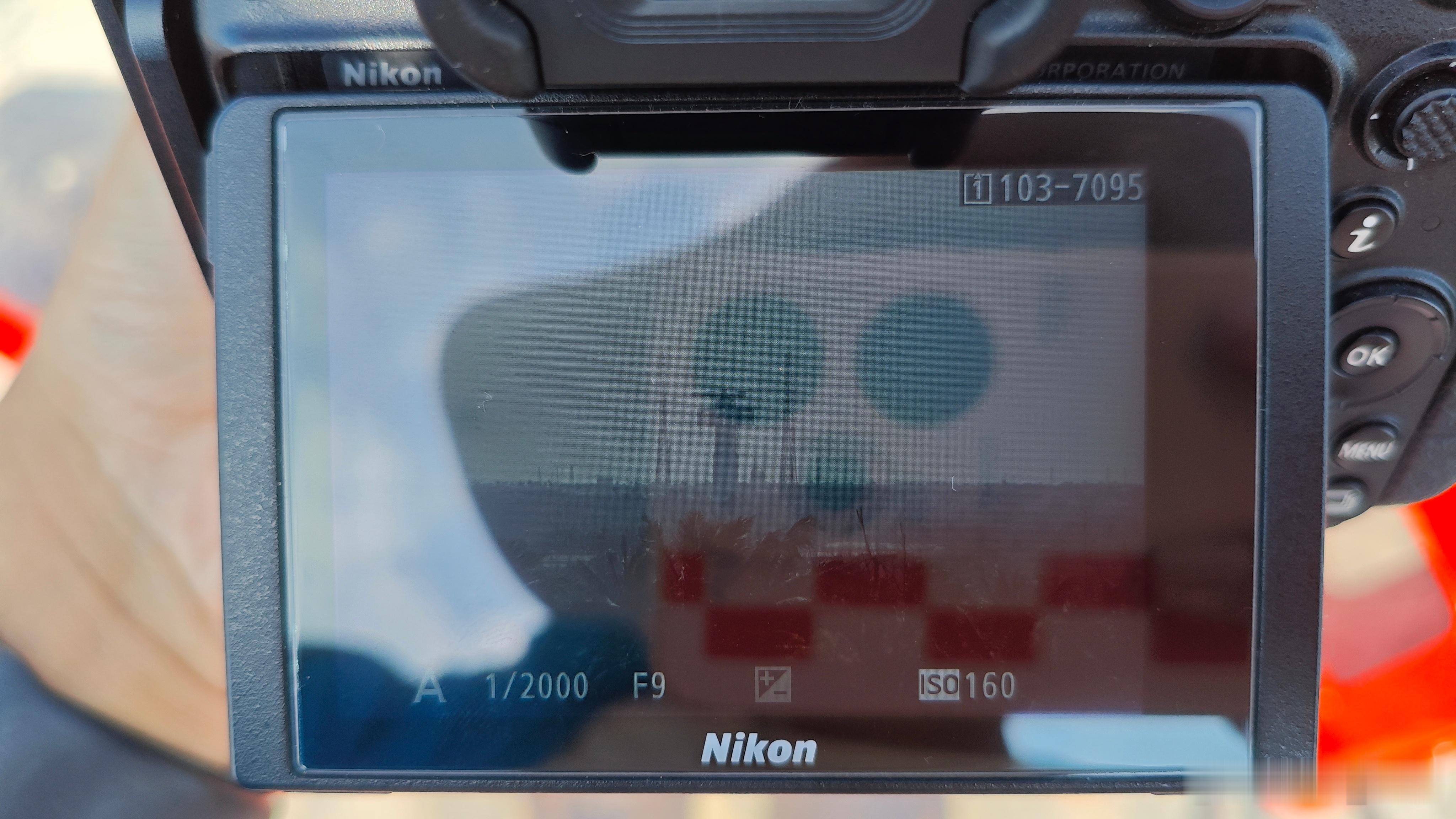 顶层回转平台打开 