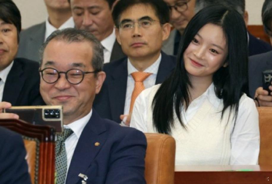#和HANNI自拍代表道歉# 16日，据韩媒，因造船厂内劳动者死亡事件而作为证人