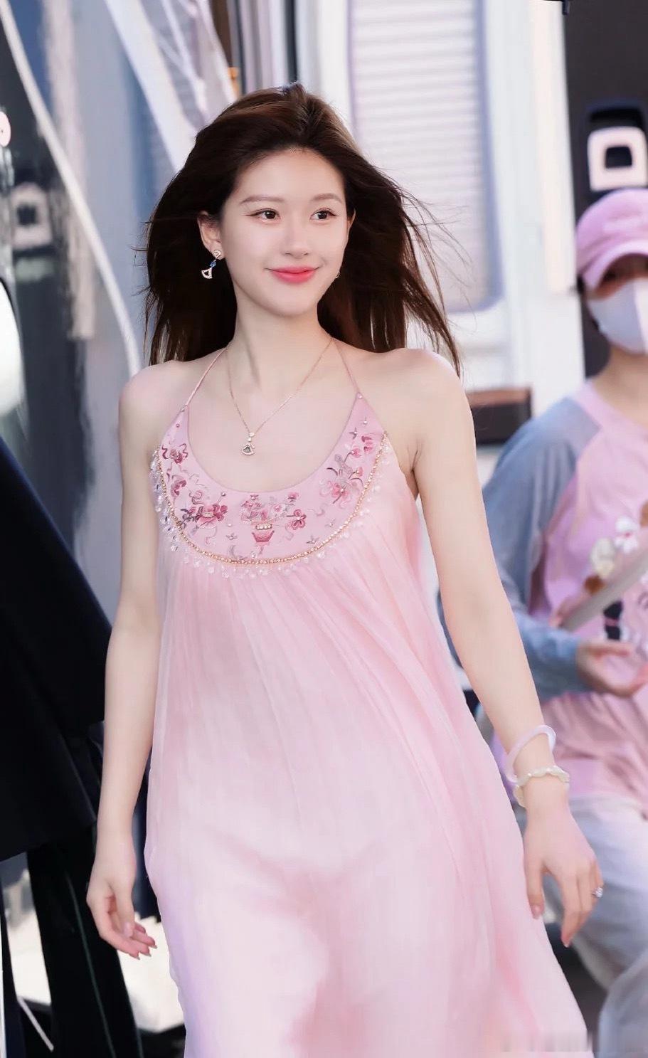 赵露思这次解约风波，你们怎么看？ ​​​