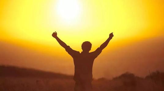 我A型血，骨子里天生带着悲观底色，习惯敏感、容易内耗。

可真正改写我一生的，是