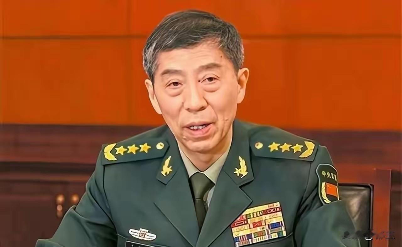 看起来不像会搞腐败的人，
但是事实他已经、
对不起他爸爸红军的身份。
对不起党和
