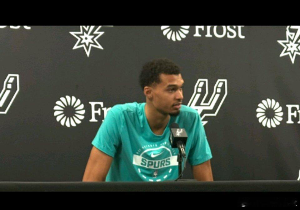 12月24日讯 NBA常规赛继续进行，马刺主场130-110大胜雷霆，取得7连胜