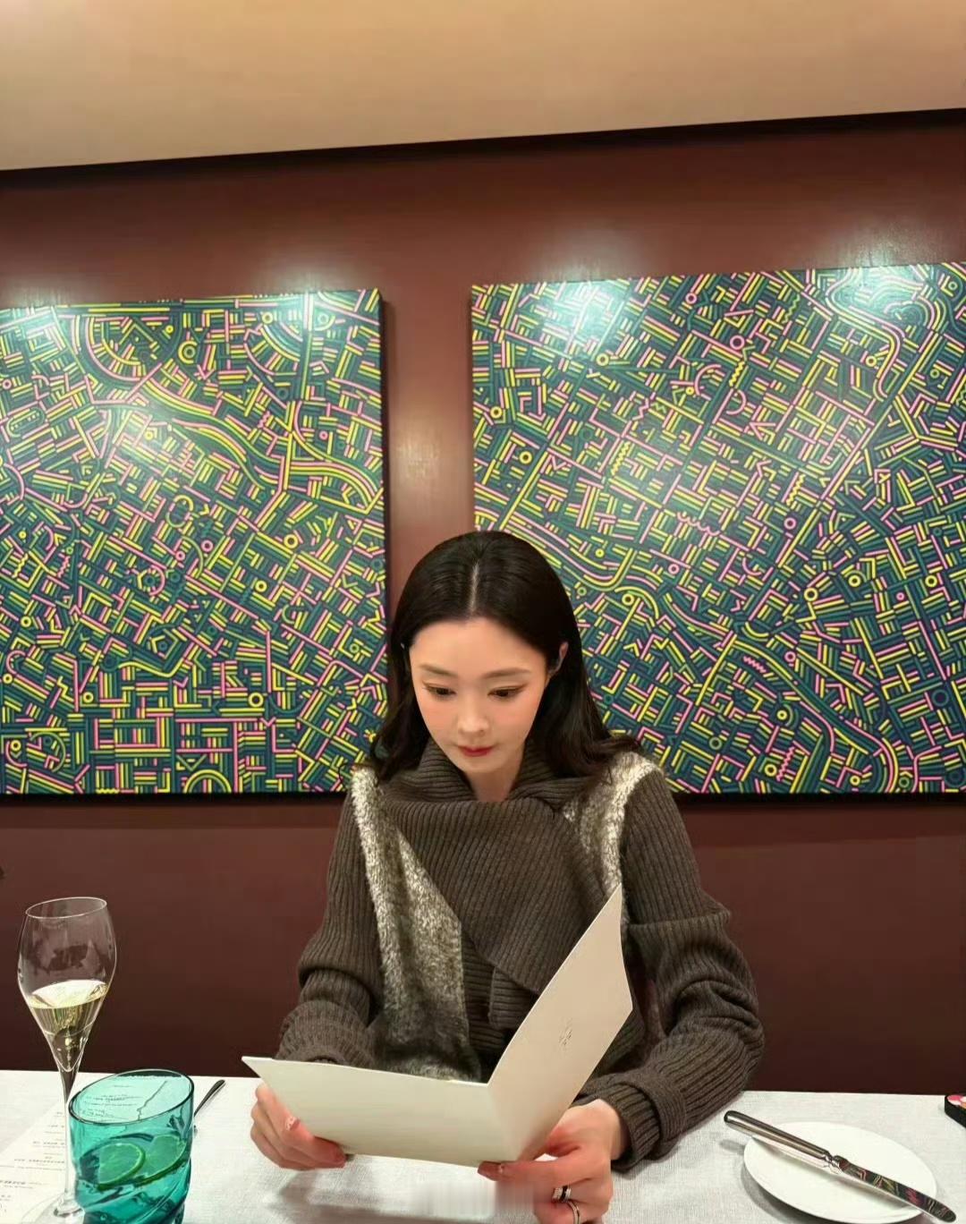 刘大锤曝宋轶想要结果白敬亭不给所以白敬亭宋轶这两到底啥状况呀