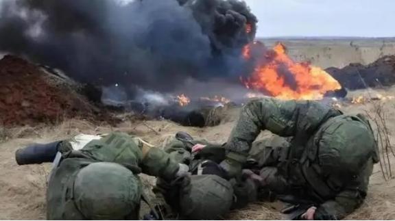 乌克兰必须意识到，俄罗斯打得越久，诉求就会越多。俄罗斯1年1700亿美元军费，三