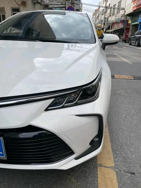 新款丰田卡罗拉锐放亮相 新款丰田卡罗拉锐放亮相，10月28日就要上市了。外观上，