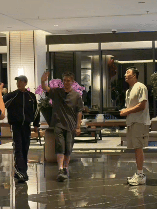 内娱艺人工作室联合招聘 大哥小助理 奇葩招聘条件成功出圈！内娱艺人工作室联合招聘