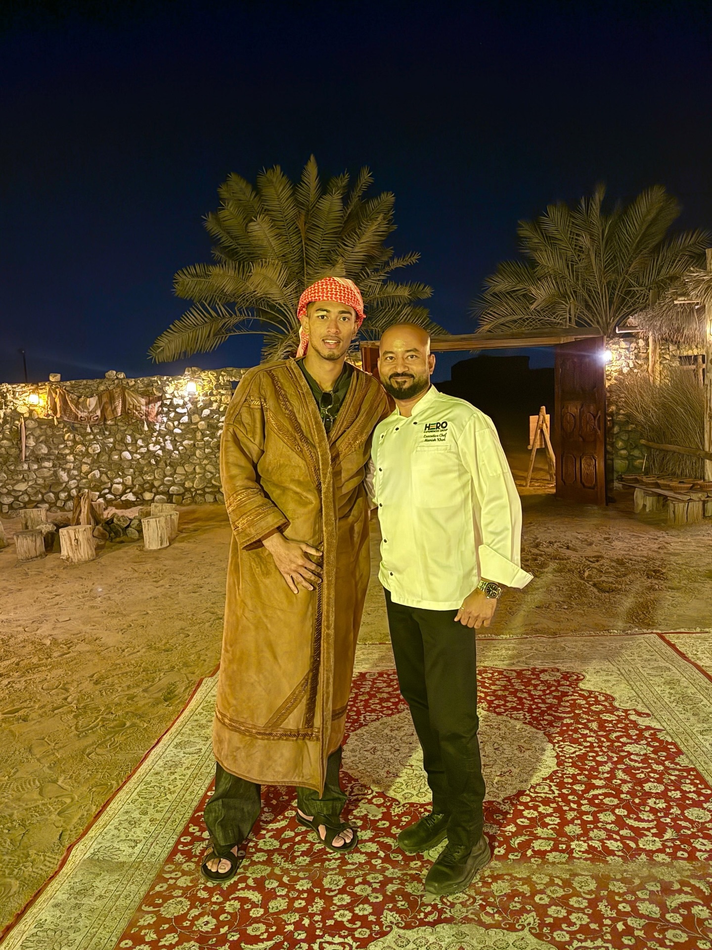 在迪拜的合影📸贝林厄姆