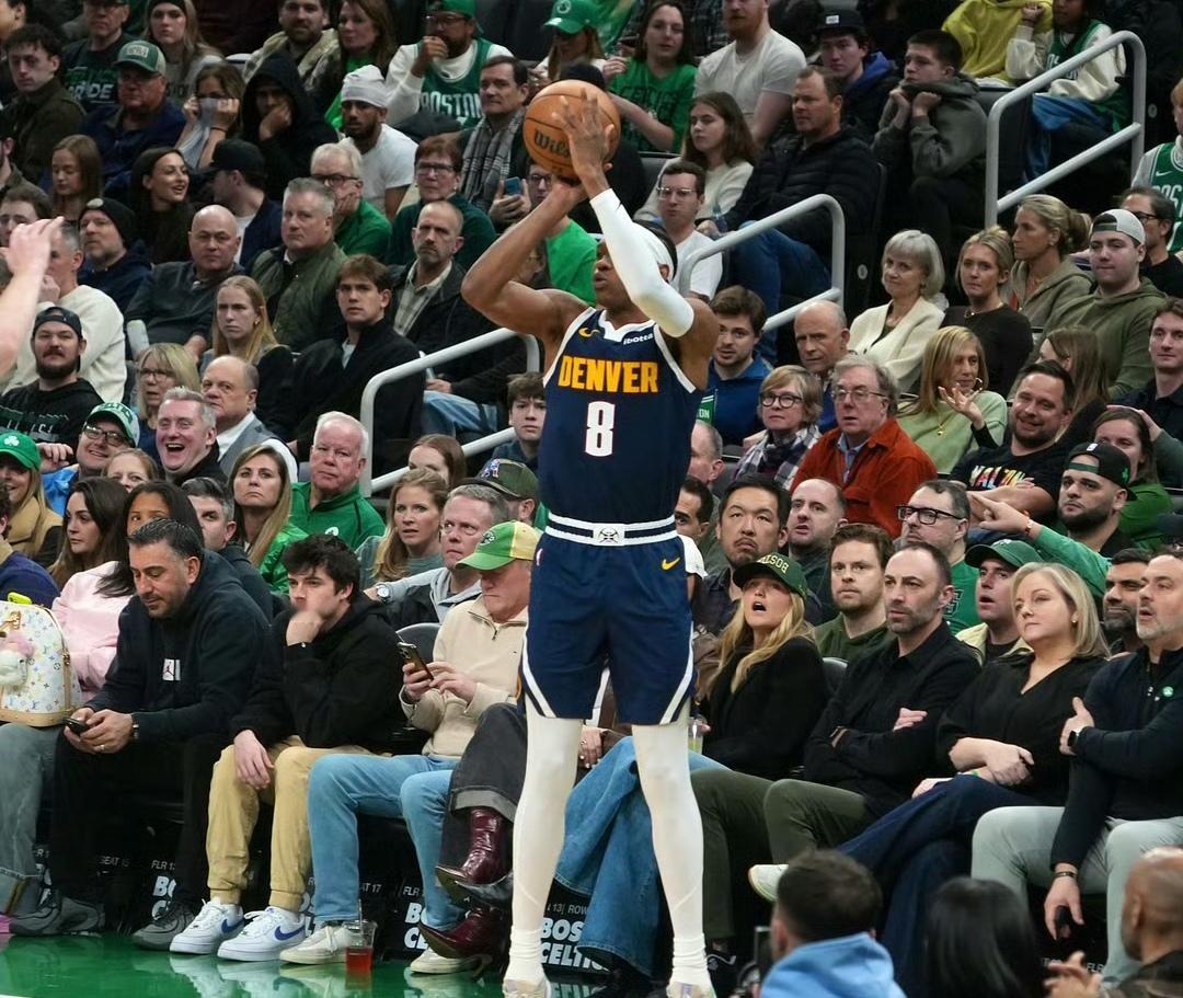 天降神兵！掘金沃特森和活塞斯图尔特的生涯代表作。
主将缺阵，小兵当家。今日活塞缺