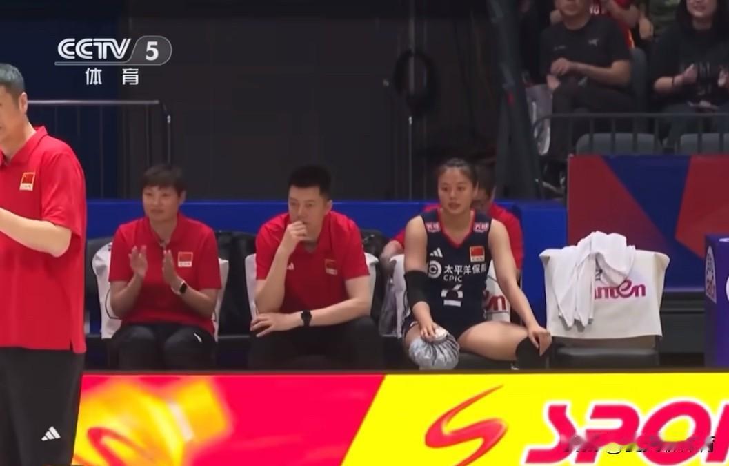央视可真是下血本了啊，今早上花了7分钟12秒，重点报道了中国女排昨晚上的输球，点