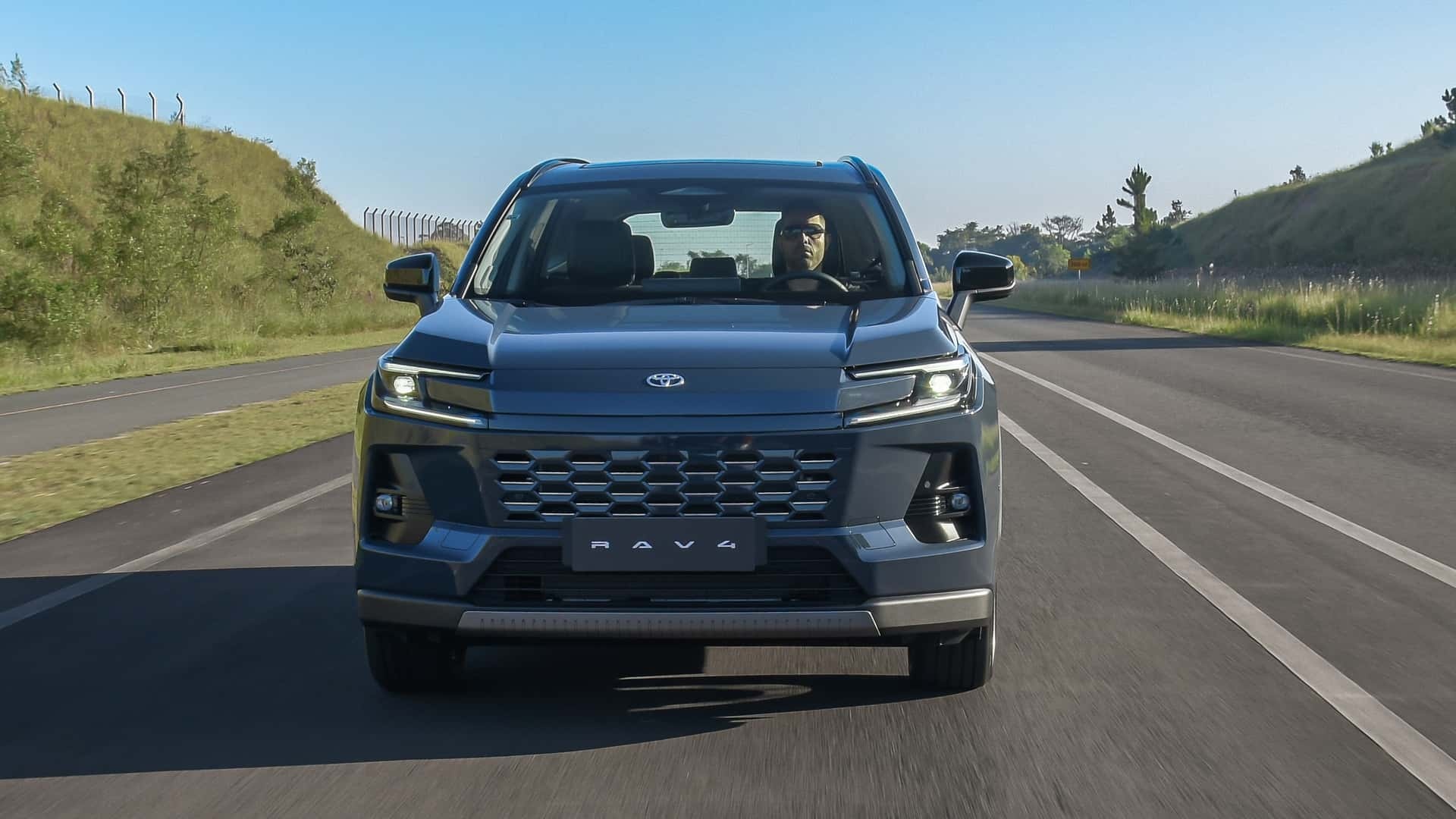 Toyota RAV4 Hybrid 2026 