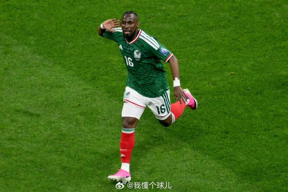 墨西哥vs厄瓜多尔南美之盾折戟阿兹特克！墨西哥2-0破咒取胜，四十年淘汰赛阴霾一