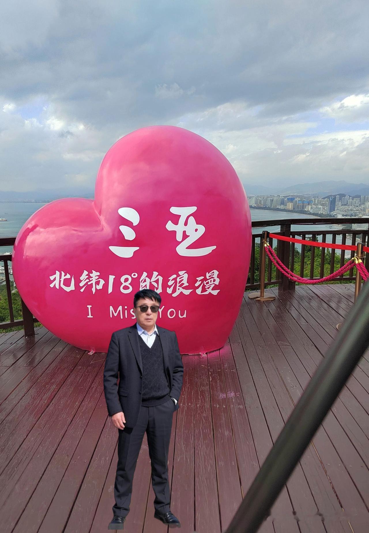 ，天涯海角，一首歌，风从草原走过，留下多少传说，……