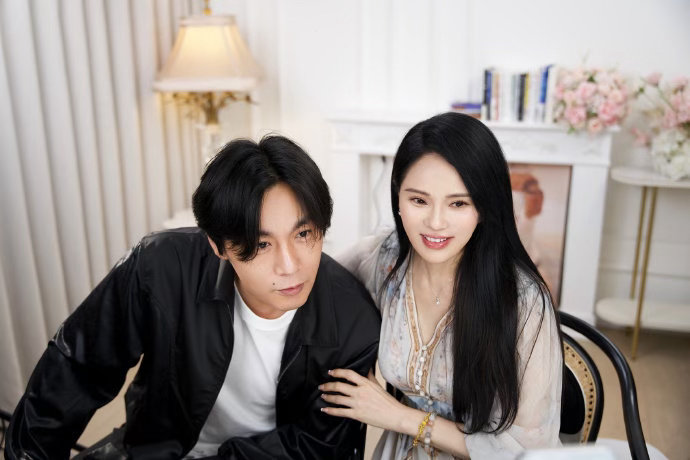 伊能静现在觉得自己美得要命伊能静首谈产后忧郁 伊能静真的太会表达了。产后忧郁那段