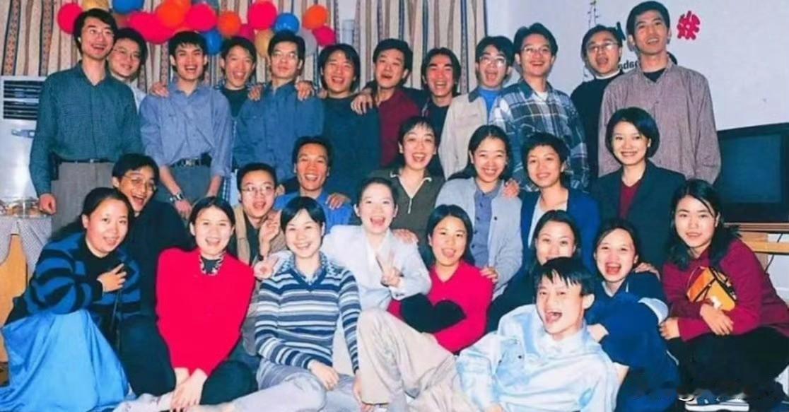 张勇终于买房了。

不是杭州，是香港。不是几百万，是5354万港元，折合人民币4