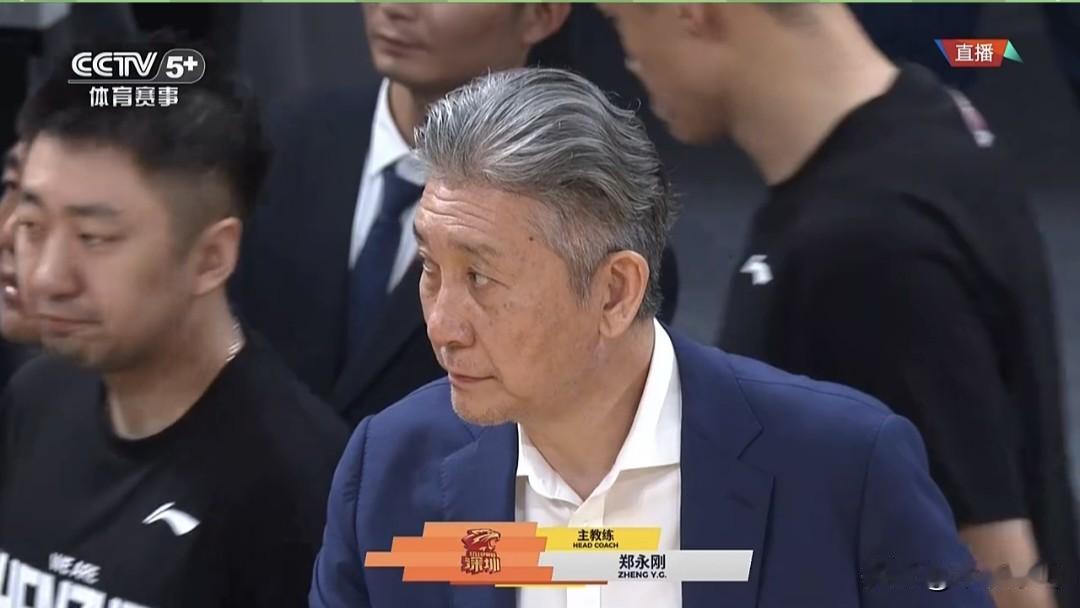 CBA季后赛半决赛半场广厦64-49领先。
  5月16日晚，CBA季后赛半决赛