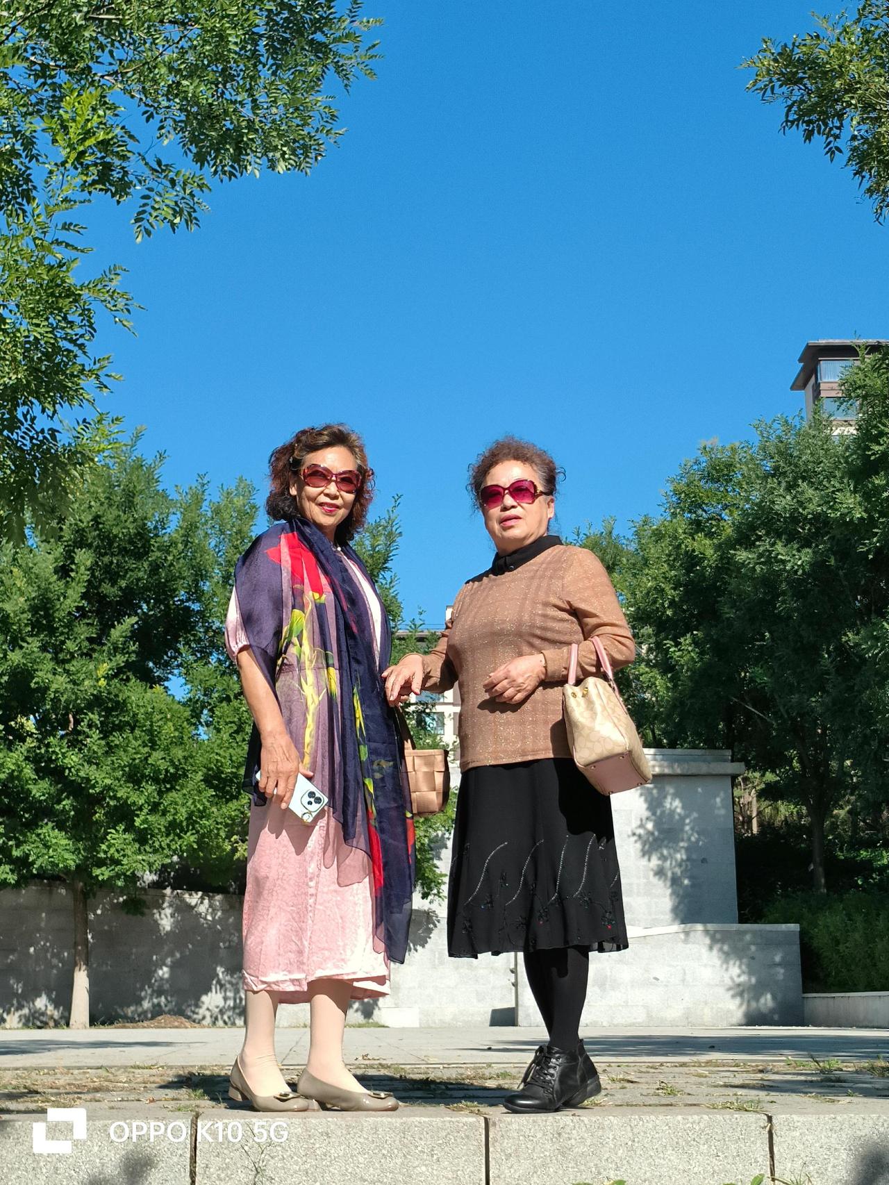 秋高气爽老同学游玩西湖湿地公园