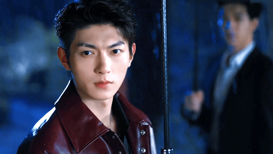 樊治欣欲张力 樊治欣最近《季雨倾城》里饰演的季知节也是很有性张力啊，白衬衫+眼睛