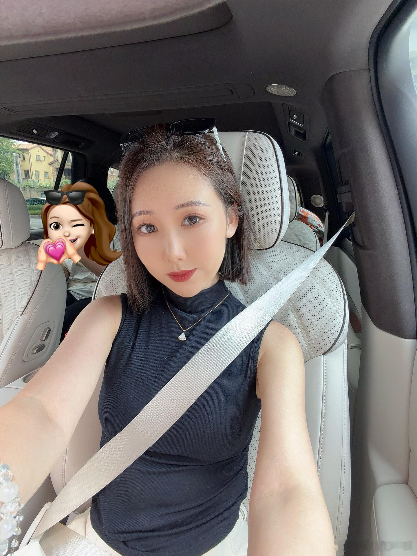虽然马上放假了，但依旧还在出差拍🚗嗯～就是这么爱工作宇儿ootd ​​​