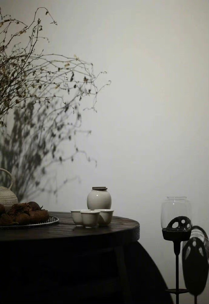 做事不可迟缓，言谈不可杂乱，思想不可游移，灵魂不可完全倾注于自身，或者过分焦躁不