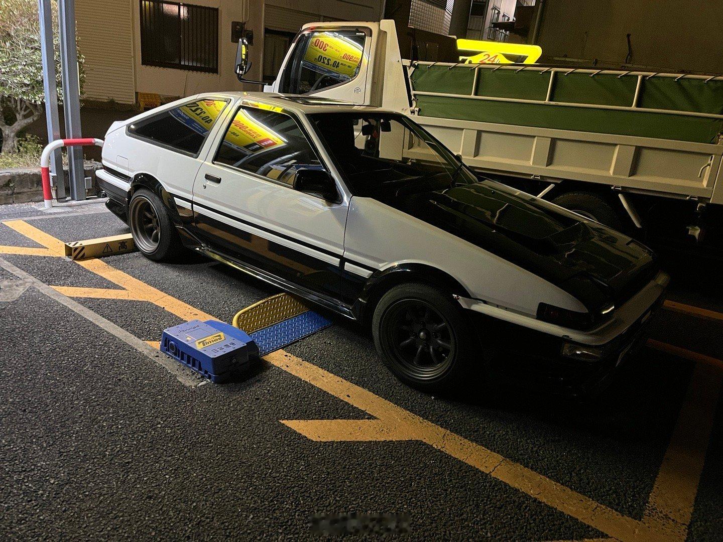 又开老旧燃油车出门了….意外碰到想吃的餐厅，起码5年没吃到这个了，好香。另外还是