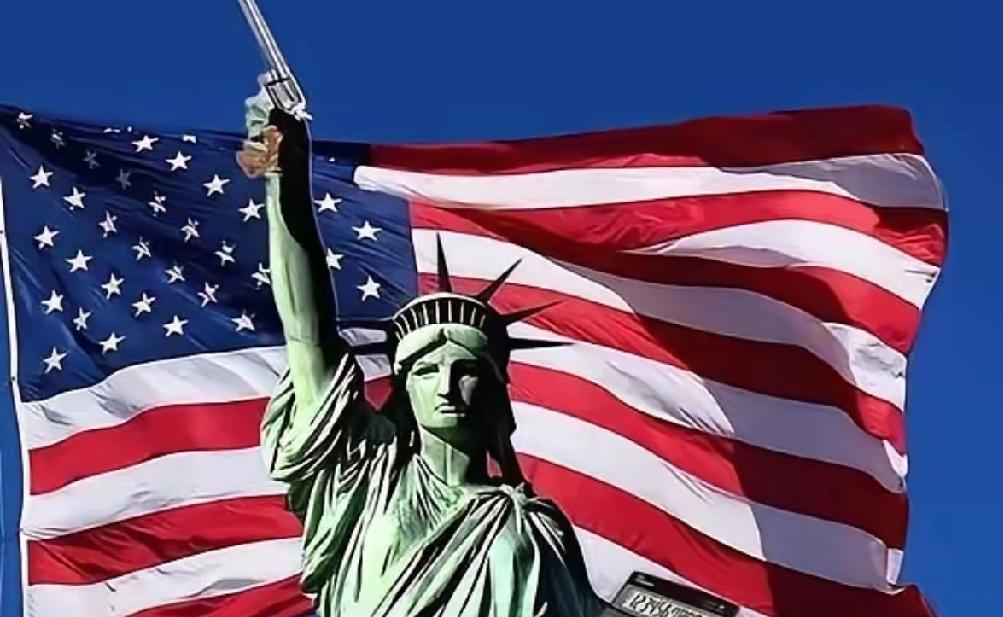 一位美籍华人终于说了实话，他表示：“之所以很多小国，宁愿得罪中国，也不愿意得罪美