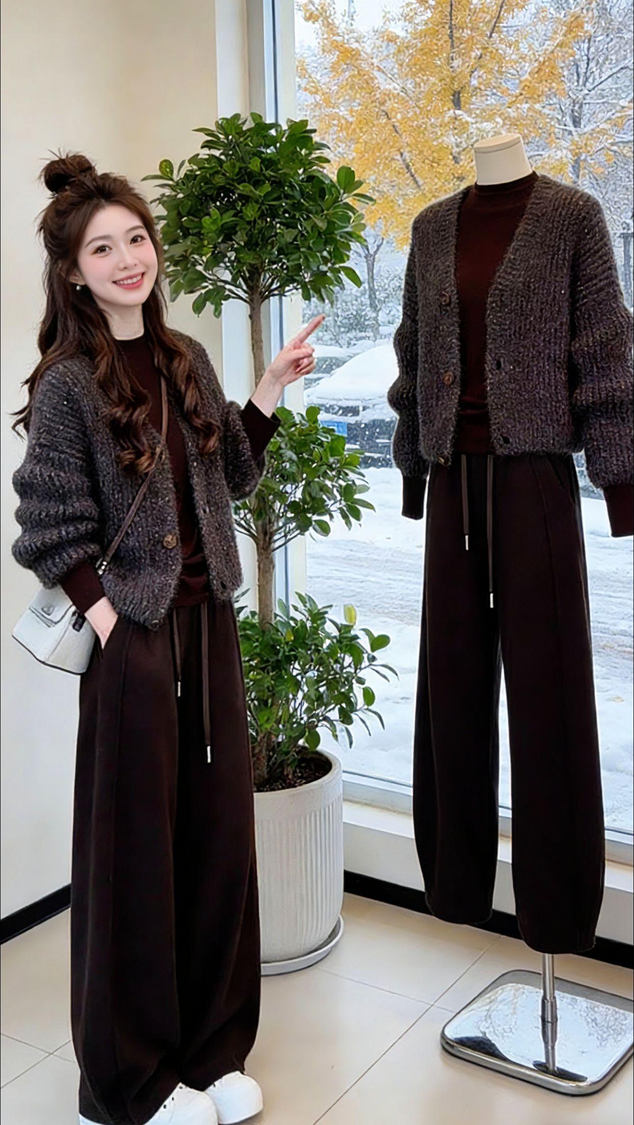 降温突袭的周末，Danny翻出这套小个子专属套装。软糯针织开衫自带慵懒质感，垂感