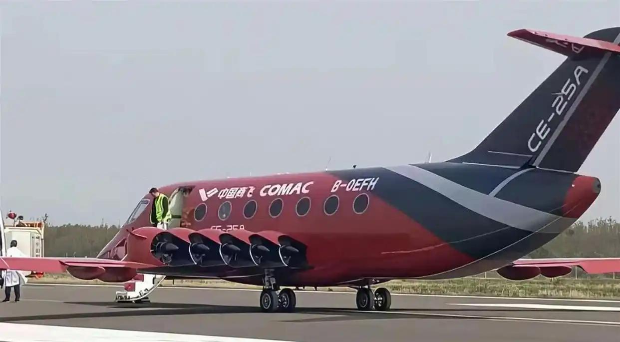C919之后，国产大飞机又出手了。不用加一滴航空燃油，中国纯电客机实机亮相，机翼