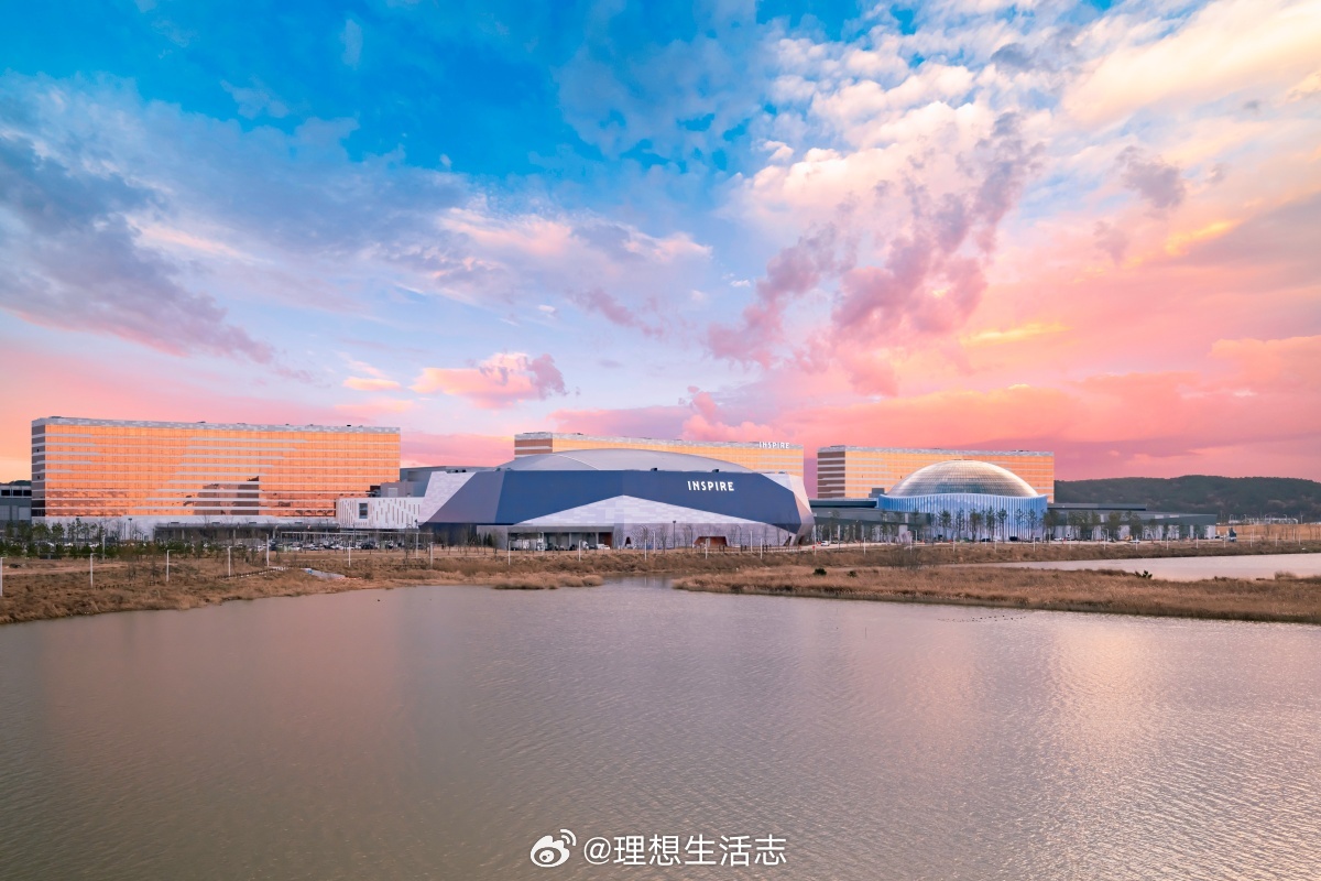 旅行的意义正被重新审视，人们对旅行的期待，正悄悄转向更深层次的自我关怀。这个夏天