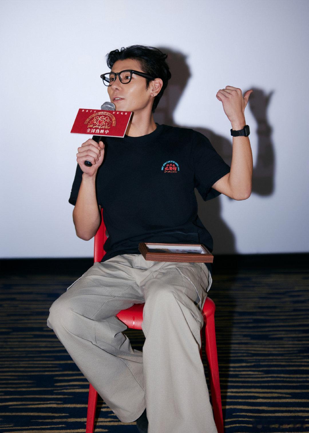 蒋奇明语言系统乱了蒋奇明南普说着说着变普通了蒋奇明南宁路演真的笑到我，本来信心满
