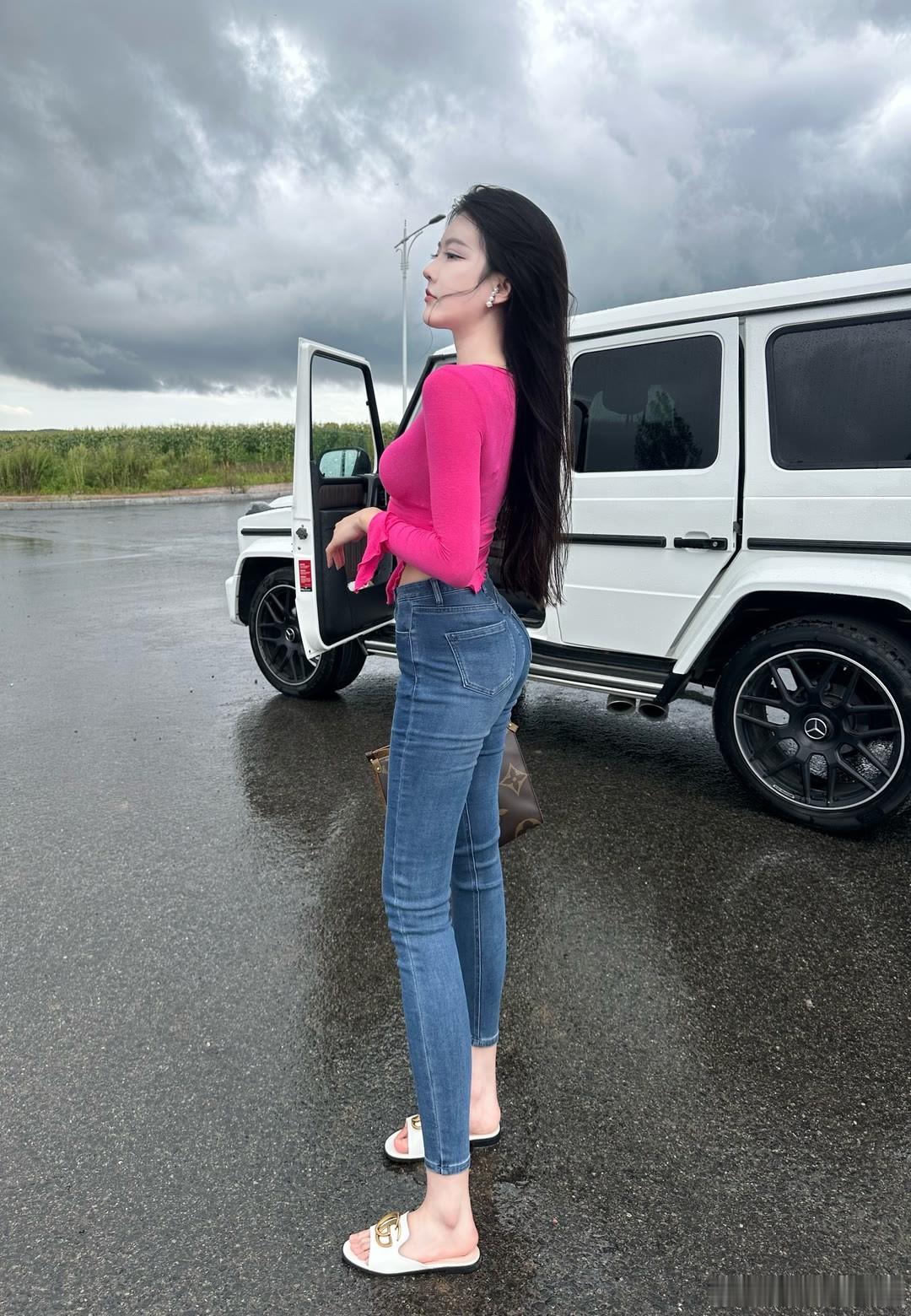 喜欢我还是喜欢我的车 ​​​