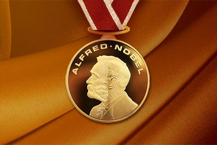 委内瑞拉反对派领袖马查多将其2025年获得的诺贝尔和平奖奖章赠予美国总统特朗普。