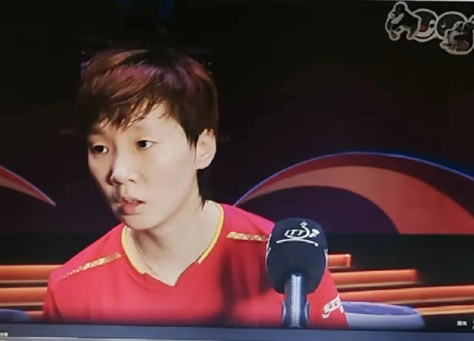 王曼昱，牛！
 
就在刚刚，多哈世乒赛女子1/4决赛燃爆赛场！王曼昱对战日本选手