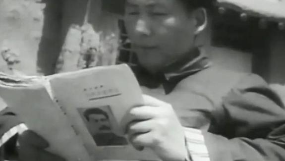 在探讨毛泽东对于知识与实践关系的独到见解时，我们不得不深入挖掘他那一系列深刻而富