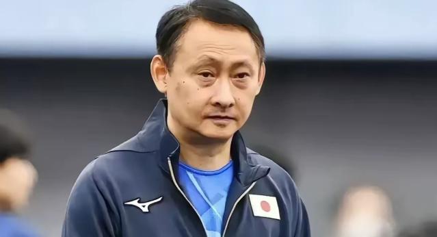 张本宇太失望了，女儿张本美和2-4输给了国乒王艺迪
 
想不到父女两个还沉浸在横