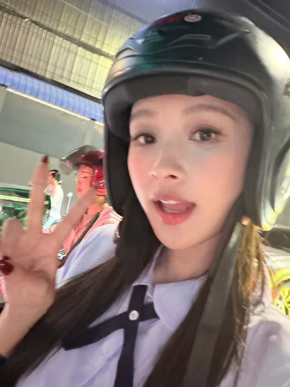 工作人员说孙怡跳舞像在捡钱孙怡工作人员说她跳舞像在捡钱哈哈哈哈哈哈哈哈哈哈别把我