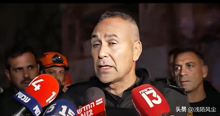 以色列警方官员通报居民区遭袭现场：至少三栋建筑严重损毁，现场情况非常复杂，我们仍