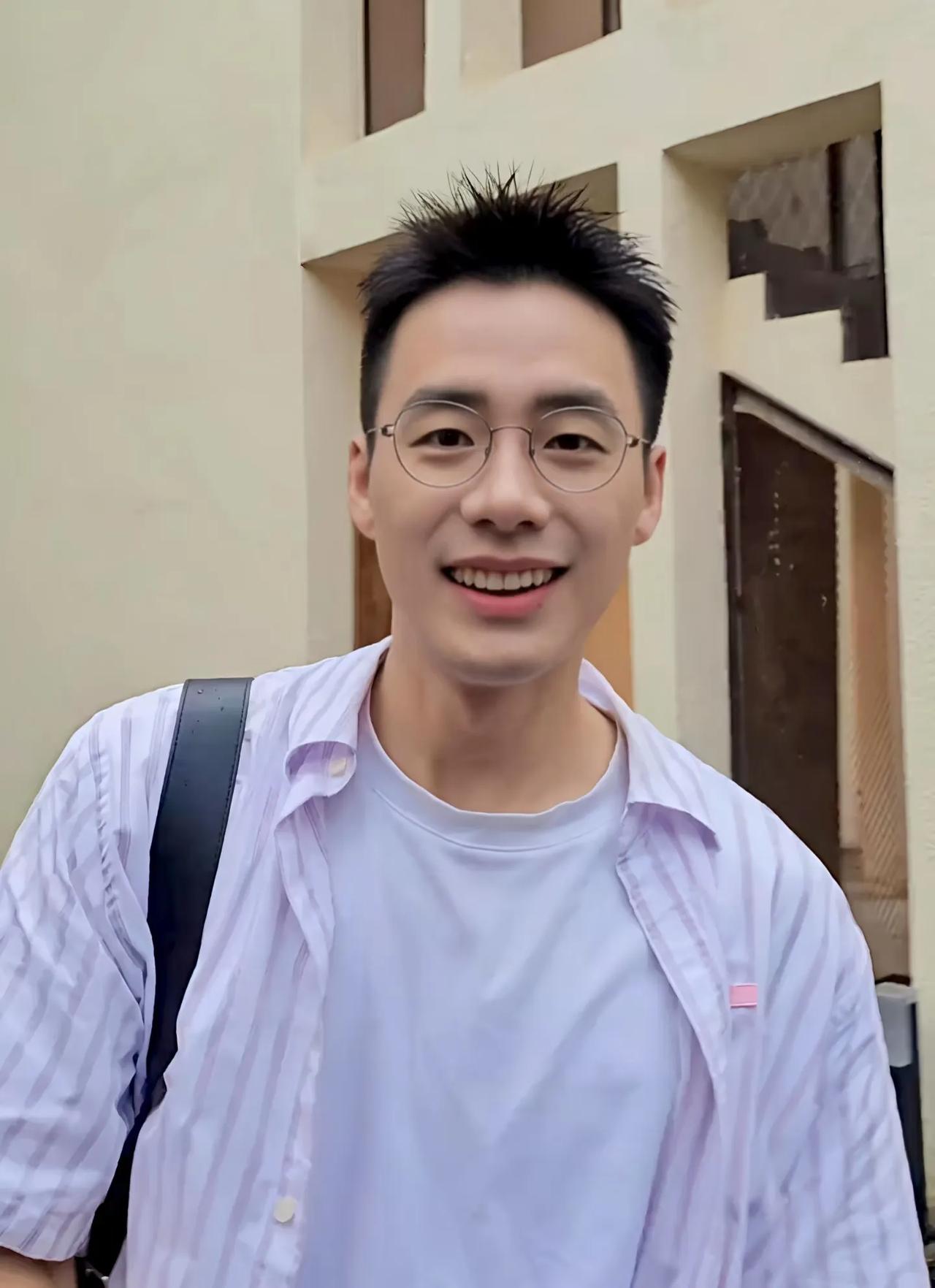顿顿你糊涂啊，
董宇辉离开东方甄选他是有资本，
再看看你现在的处境，沦落到四处参