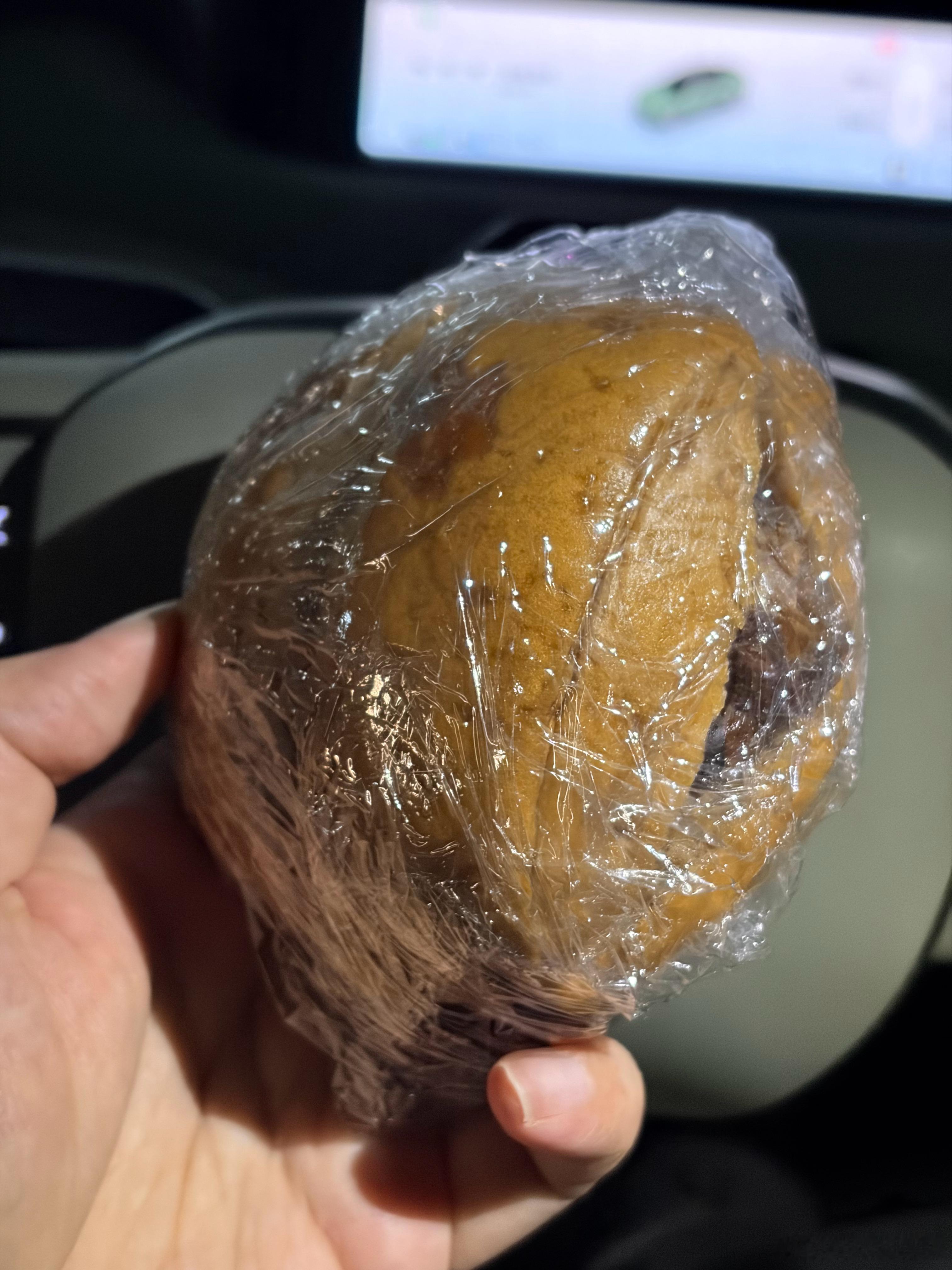 早上搞一个红糖馒头 里边夹了一层卤牛肉 吃半个就顶一上午剩下的一半当晚餐 