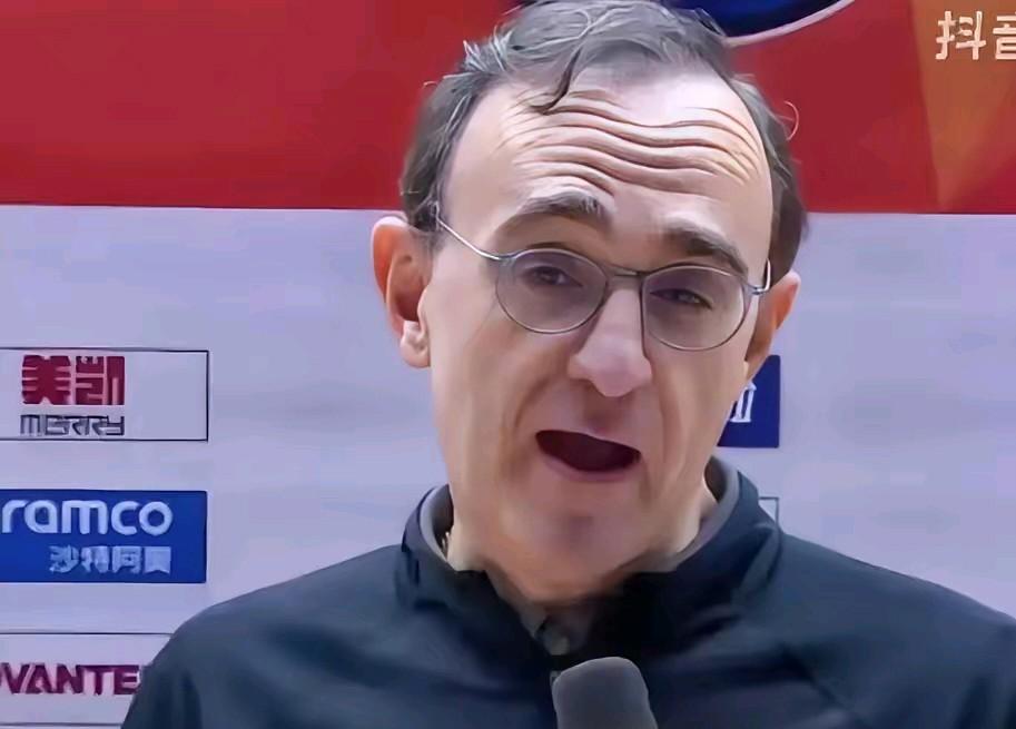 辽宁男篮在更换了主教练后，球队和球员都发生了焕然一新的精神面貌和竞技状态啊，年轻