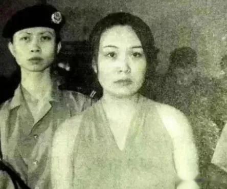“3个月疯狂接客600人，狂赚上千万。”1999年，警方捣毁了北京亚运村i“七号