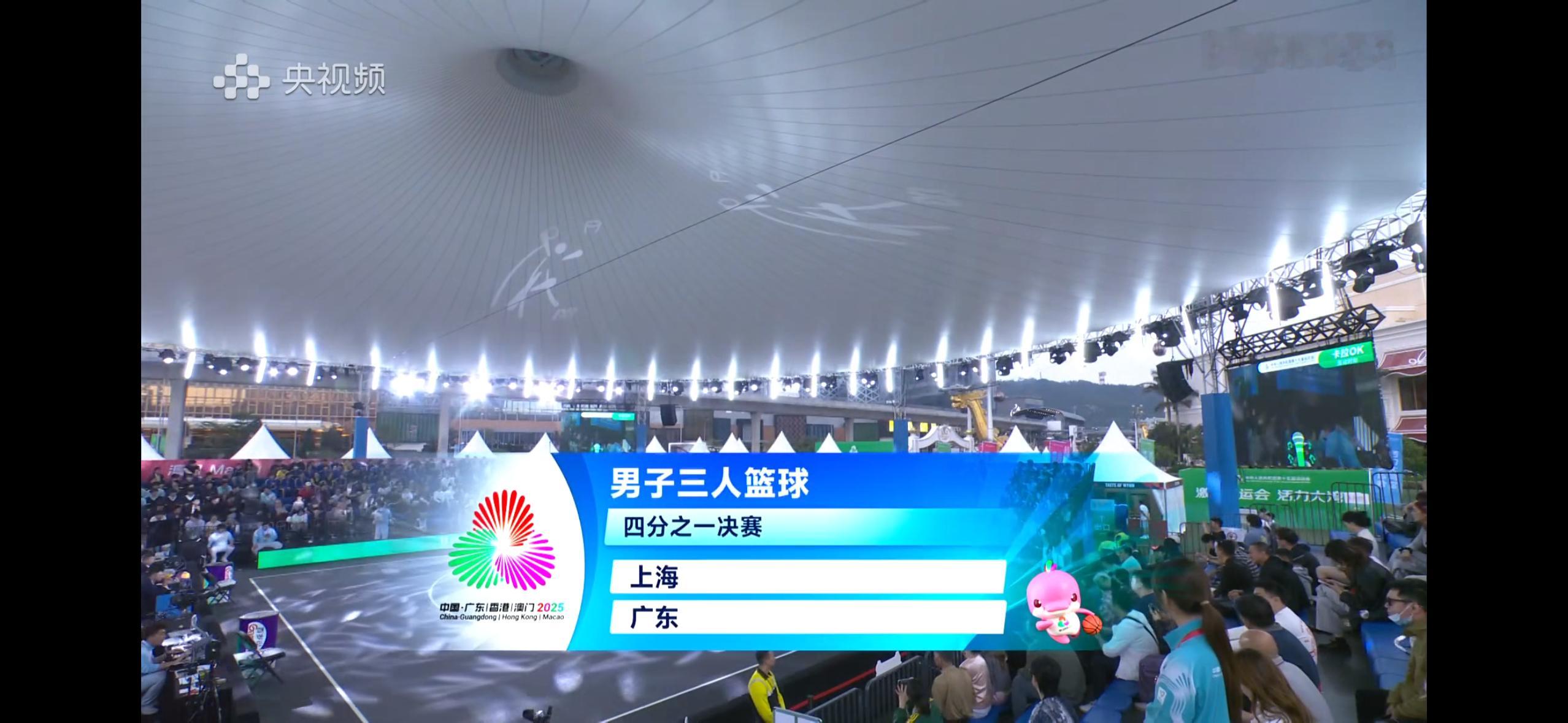 三人男篮的焦点对决王哲林所在的福建队将随后对阵四川队。 