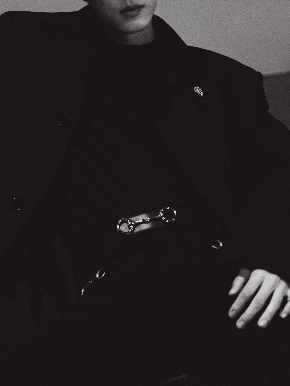 谁是物料富人呀，原来是肖战粉丝，每年一度米兰时间，全球巨星闪耀海外，快乐的时间来