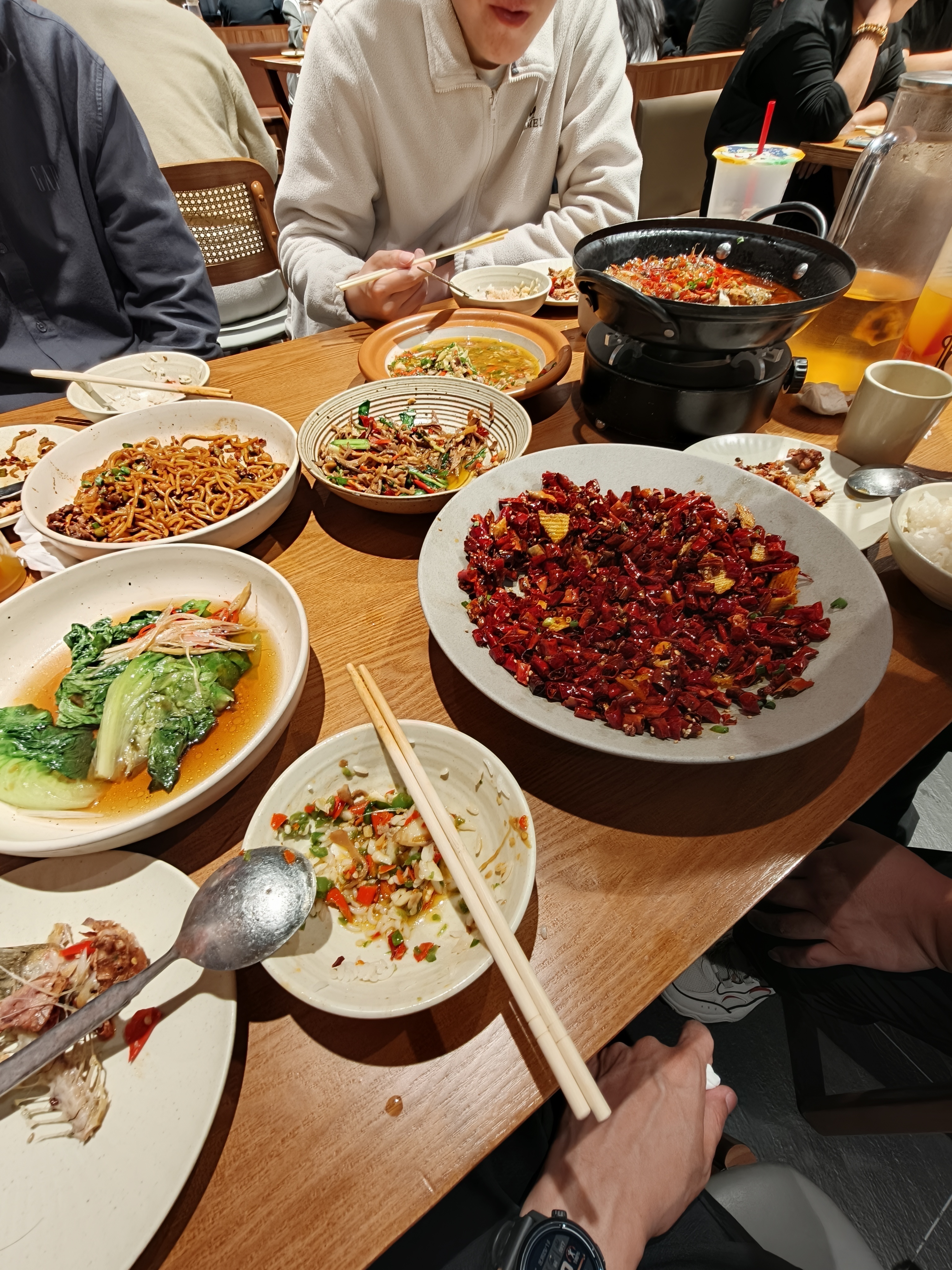 吃饭那会儿你猜的数字是多少来着 新一代SU734分钟锁单1.5万台